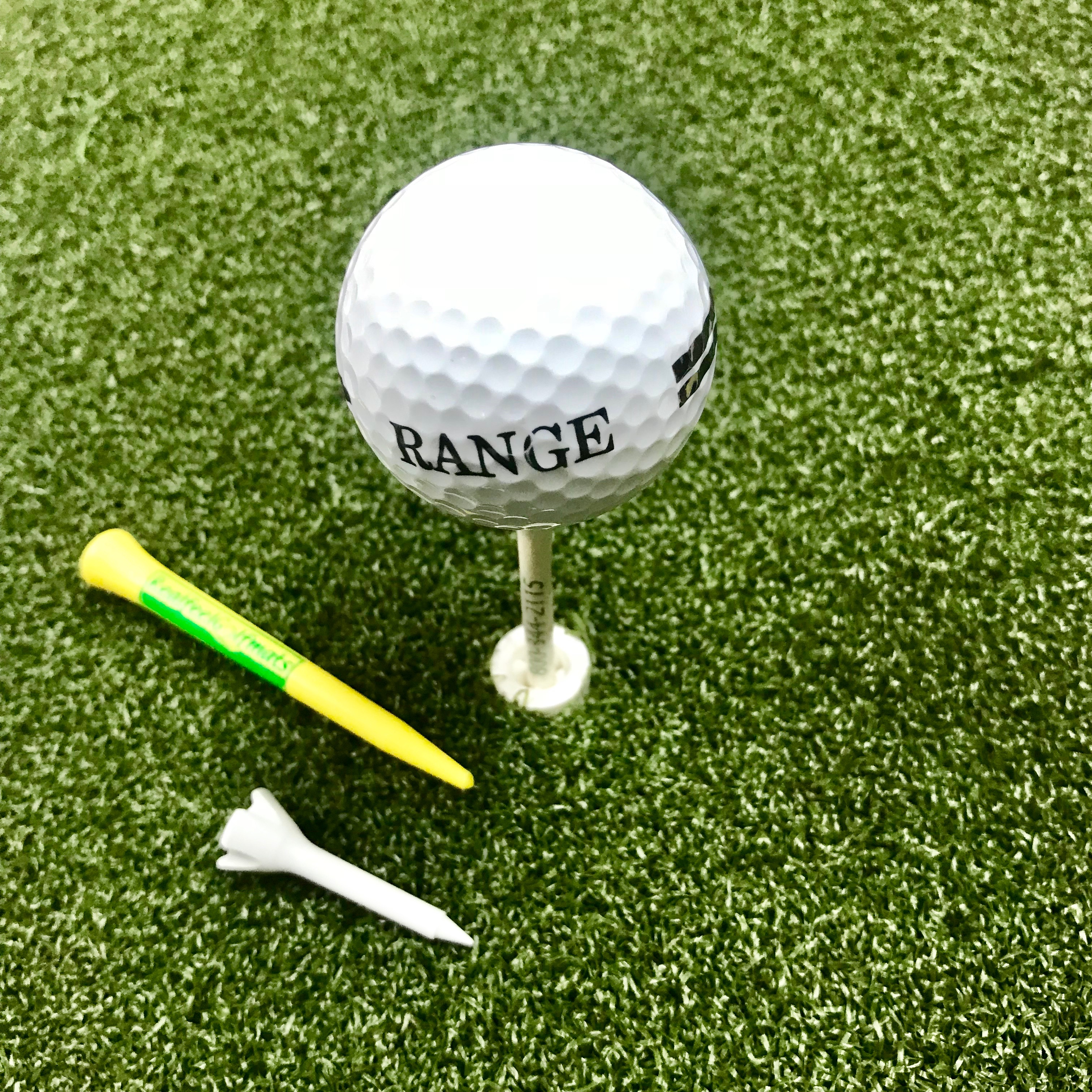Golf mat tees