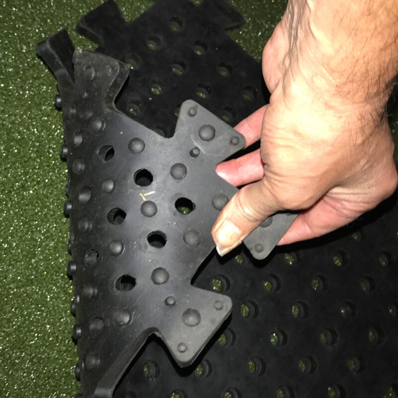 · Real Feel Golf Mats